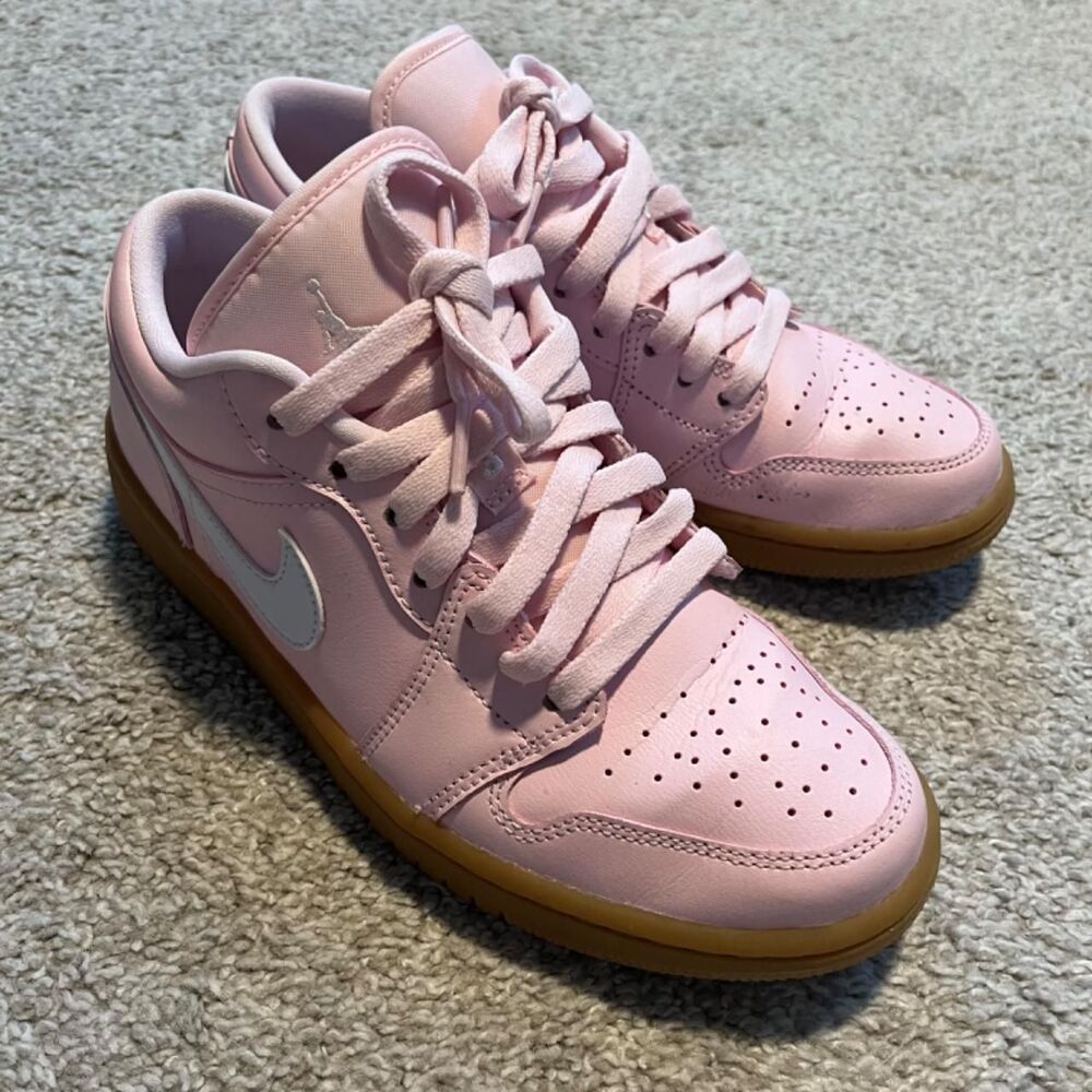 Nike Air Jordan 1 Low - Baby Pink - Women's 7.5 - Picture 2 of 5